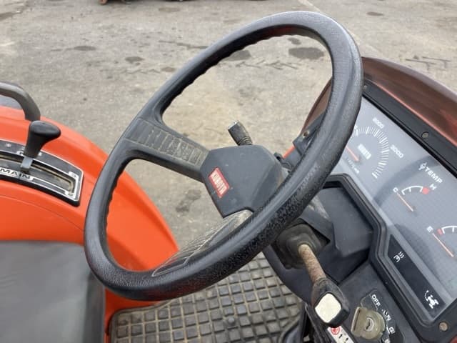 Tractor — Auction (lot 8451-1087)