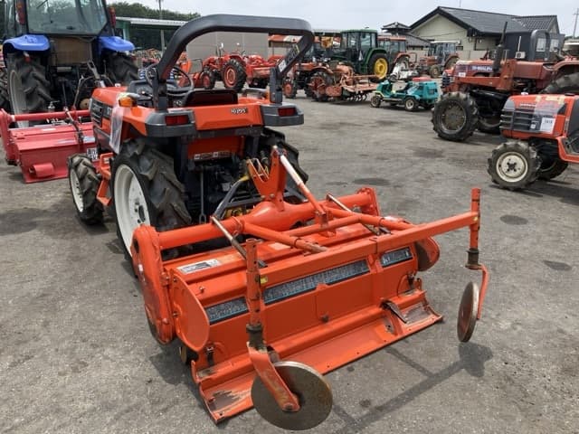 Tractor — Auction (lot 8451-1097)