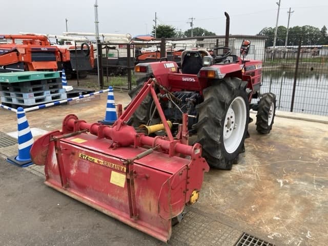 Tractor — Auction (lot 8451-1101)