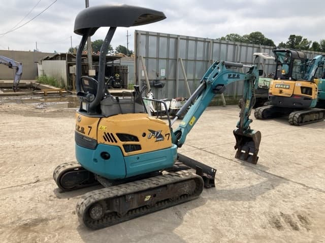 MINI EXCAVATOR — Auction (lot 8451-111)