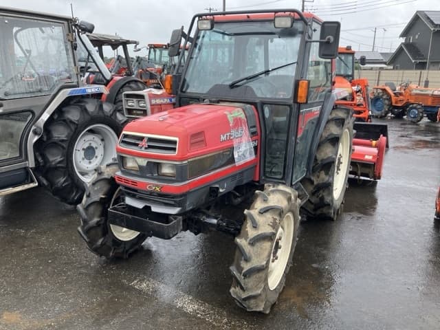 Tractor — Auction (lot 8451-1121)