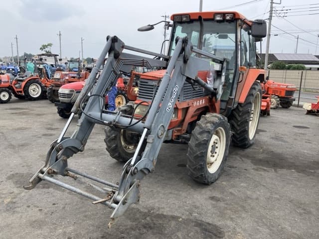 Tractor — Auction (lot 8451-1125)