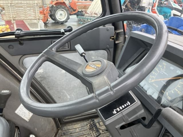 Tractor — Auction (lot 8451-1128)