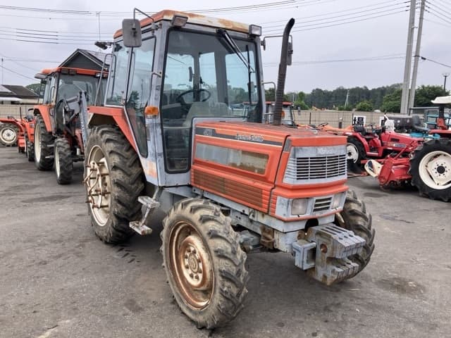 Tractor — Auction (lot 8451-1129)