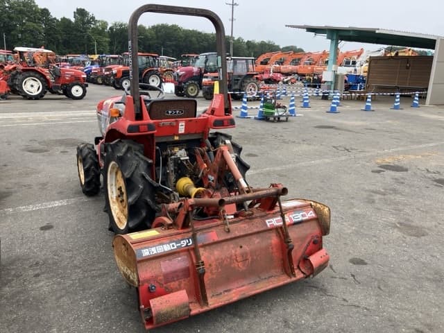 Tractor — Auction (lot 8451-1131)