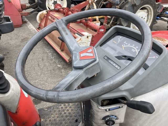 Tractor — Auction (lot 8451-1131)