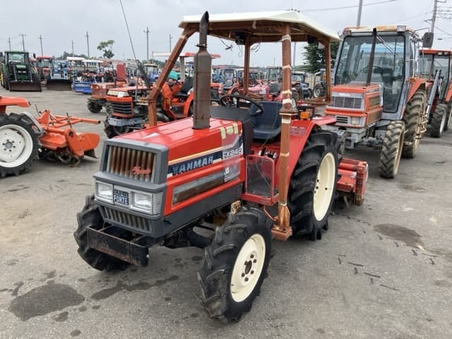 Tractor — Auction (lot 8451-1132)
