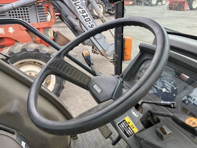 Tractor — Auction (lot 8451-1137)