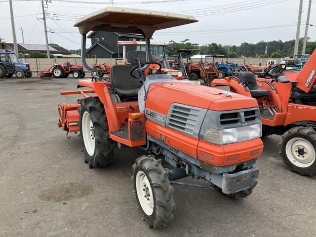 Tractor — Auction (lot 8451-1138)