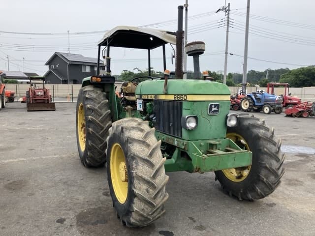 Tractor — Auction (lot 8451-1139)