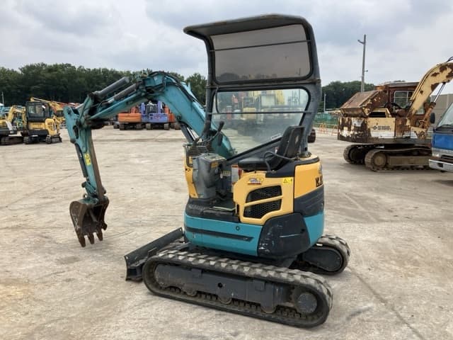 MINI EXCAVATOR — Auction (lot 8451-114)