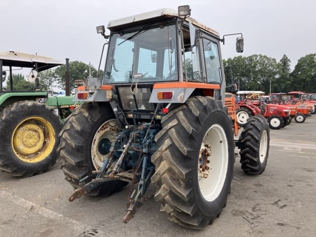 Tractor — Auction (lot 8451-1140)