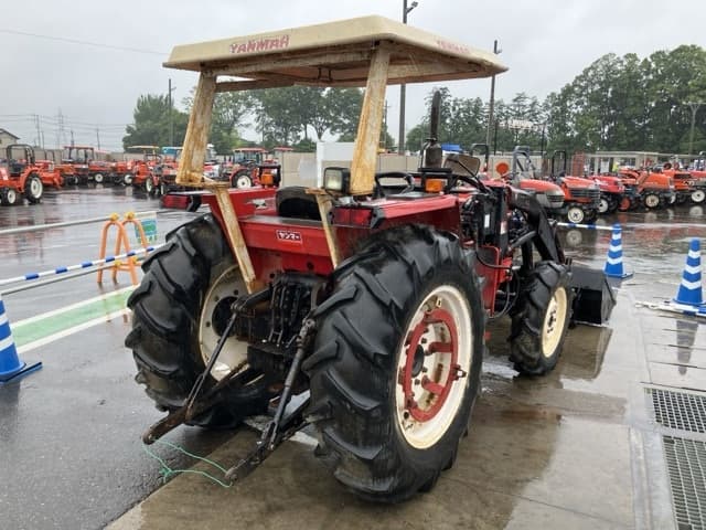 Tractor — Auction (lot 8451-1147)