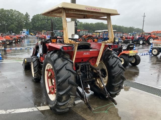 Tractor — Auction (lot 8451-1147)