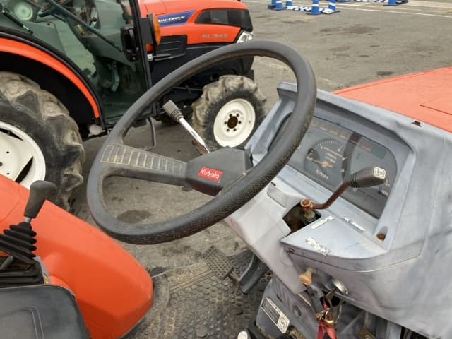 Tractor — Auction (lot 8451-1148)
