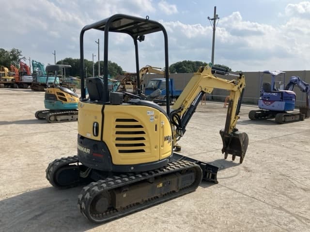 MINI EXCAVATOR — Auction (lot 8451-115)
