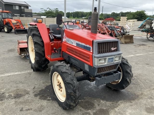 Tractor — Auction (lot 8451-1151)