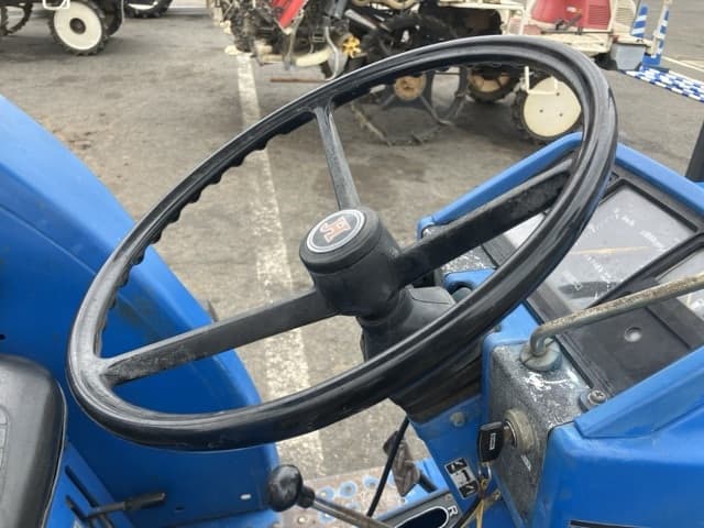 Tractor — Auction (lot 8451-1155)
