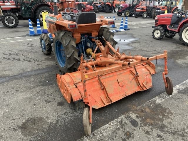 Tractor — Auction (lot 8451-1165)