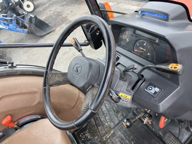 Tractor — Auction (lot 8451-1176)