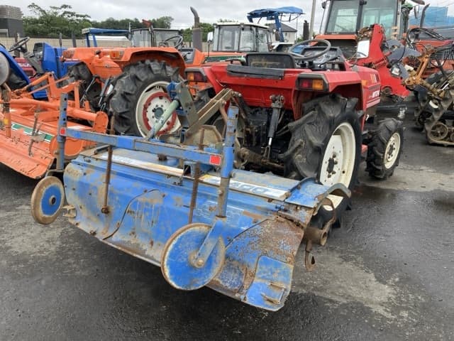 Tractor — Auction (lot 8451-1181)