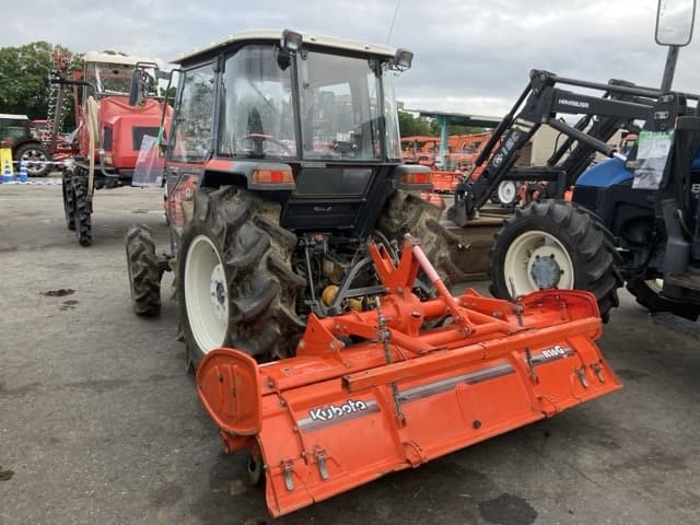 Tractor — Auction (lot 8451-1185)