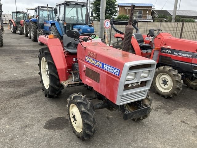 Tractor — Auction (lot 8451-1186)