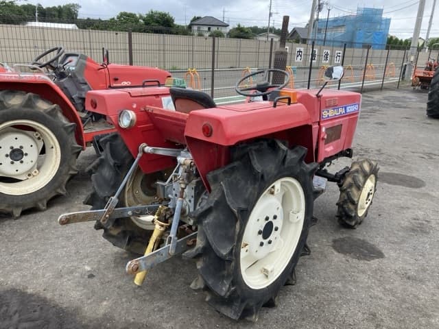 Tractor — Auction (lot 8451-1186)