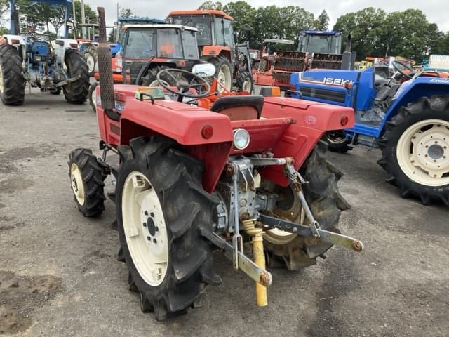 Tractor — Auction (lot 8451-1186)