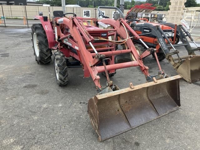 Tractor — Auction (lot 8451-1192)
