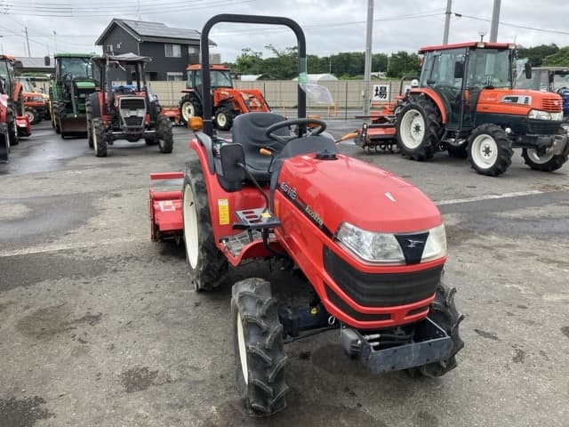 Tractor — Auction (lot 8451-1193)