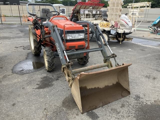 Tractor — Auction (lot 8451-1196)