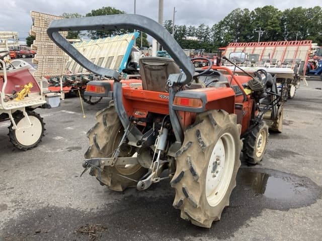 Tractor — Auction (lot 8451-1196)