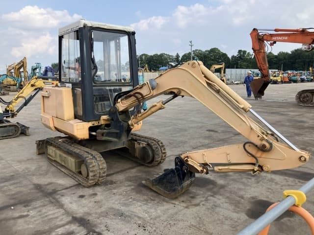 MINI EXCAVATOR — Auction (lot 8451-12)