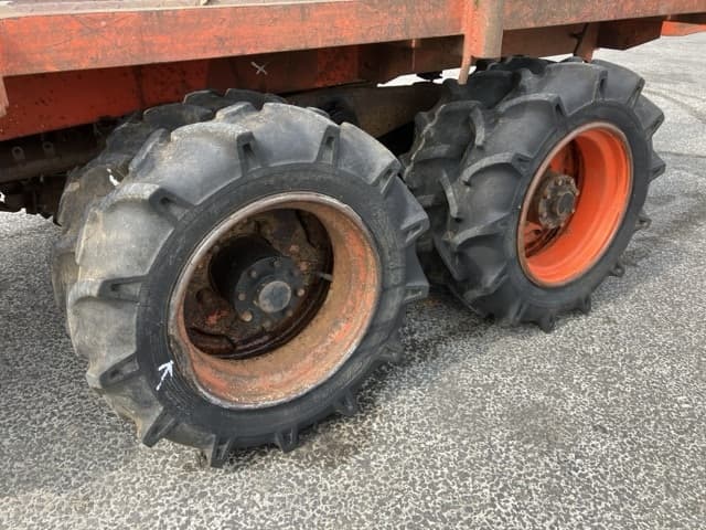 WHEEL CARRIER — Auction (lot 8451-120)