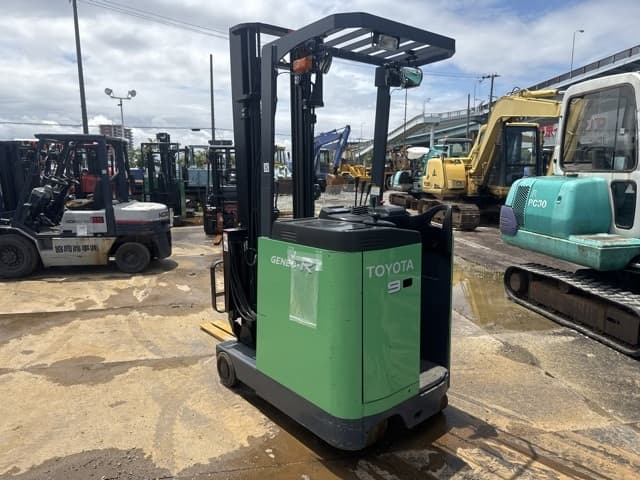 Reach Forklift — Auction (lot 8451-12006)