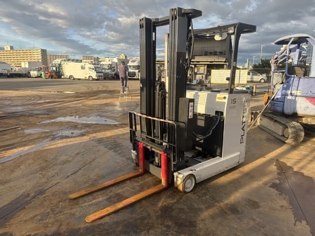 Reach Forklift — Auction (lot 8451-12013)