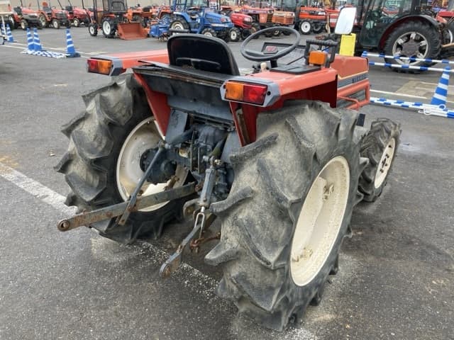 Tractor — Auction (lot 8451-1203)