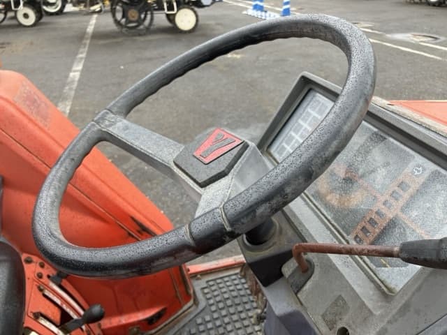 Tractor — Auction (lot 8451-1203)
