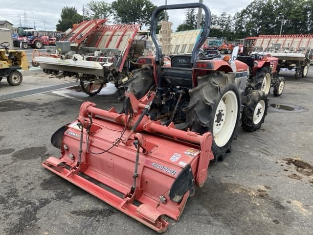 Tractor — Auction (lot 8451-1208)