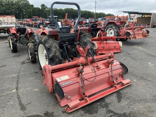 Tractor — Auction (lot 8451-1208)