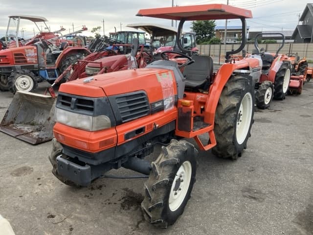 Tractor — Auction (lot 8451-1211)