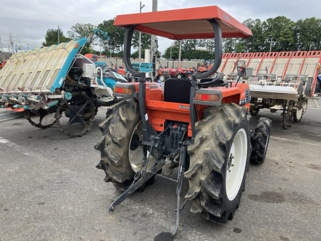 Tractor — Auction (lot 8451-1211)