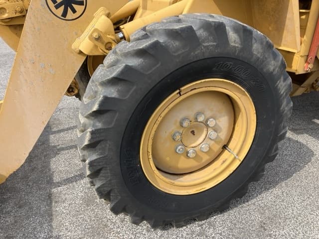 WHEEL LOADER — Auction (lot 8451-122)