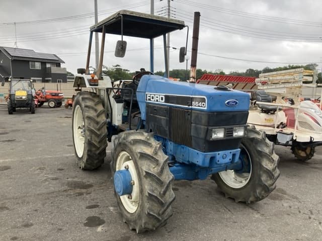 Tractor — Auction (lot 8451-1229)