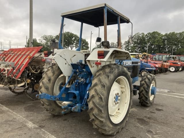 Tractor — Auction (lot 8451-1229)