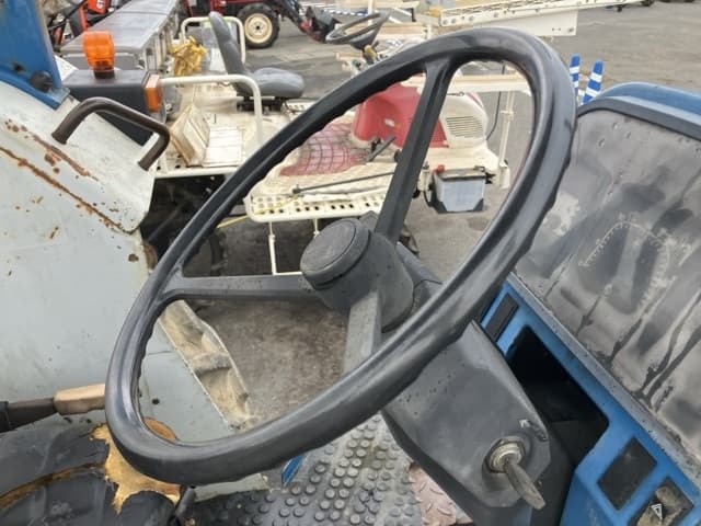 Tractor — Auction (lot 8451-1229)