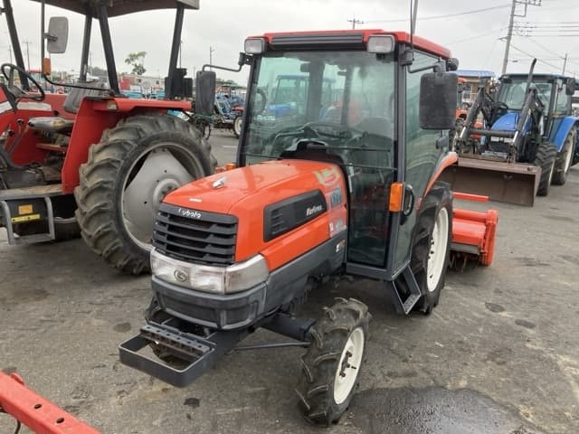 Tractor — Auction (lot 8451-1237)
