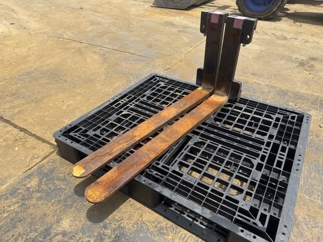 Forklift Nail — Auction (lot 8451-13002)