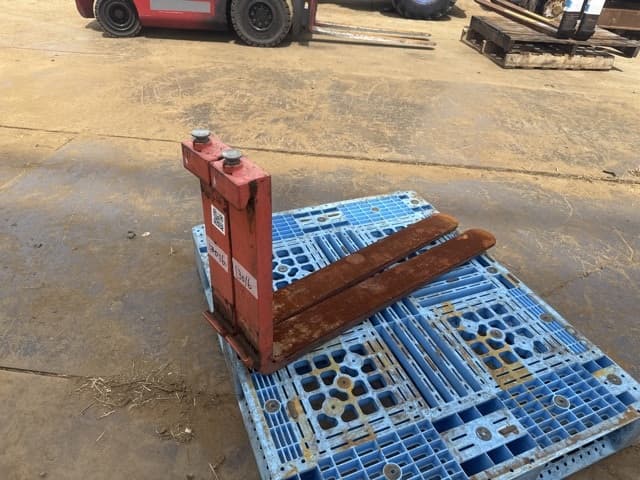 Forklift Nail — Auction (lot 8451-13003)